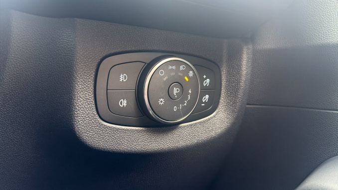 Ford Transit Courier Diesel 1.5 EcoBlue Limited Van - Image 24